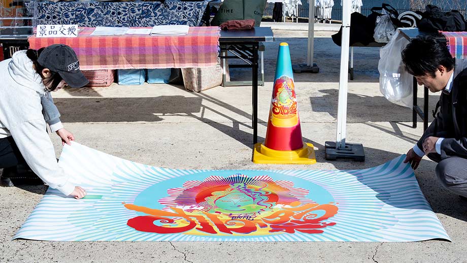 協賛させていただいたの弊社オリジナルアイテム「POPコーン」と「置くだけラバー」の写真