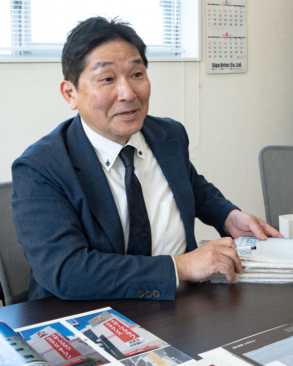 インタビューに答えるスリーエム ジャパン 吉田典史氏