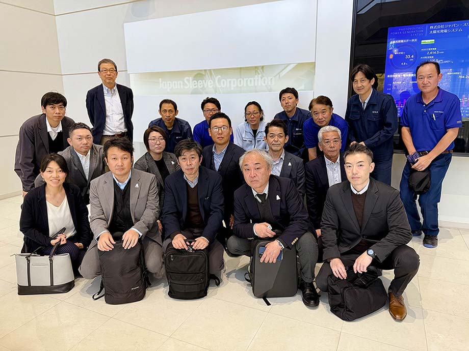 対応いただいたご担当者様との集合写真